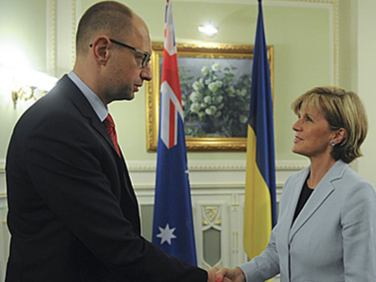 Премьер-министр Украины Арсений Яценюк встретился с министром иностранных дел Австралии Джулией Бишоп