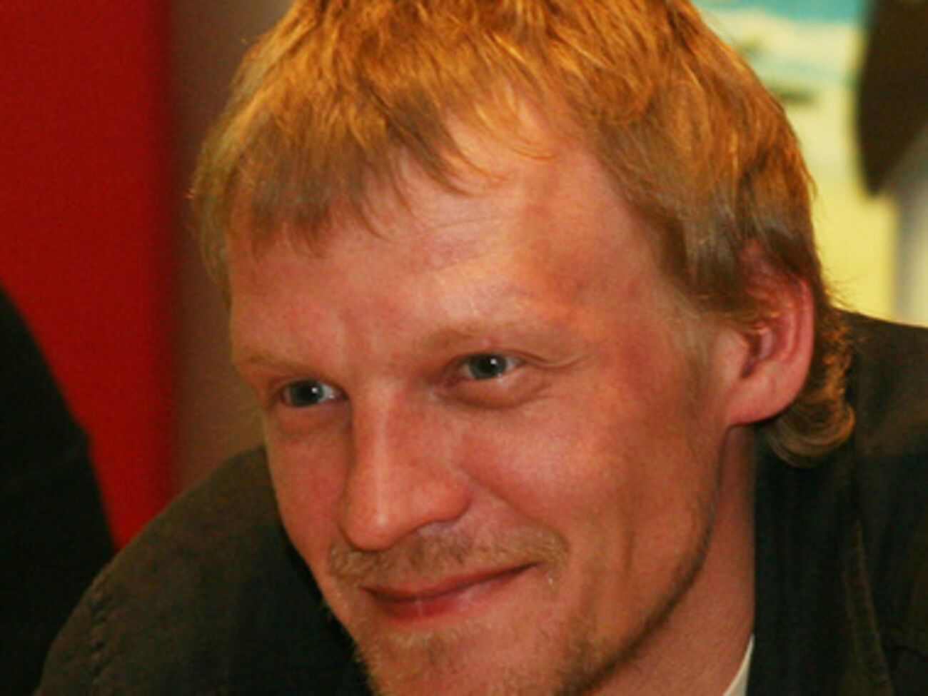 Актер будет приезжать в Россию по рабочей визе