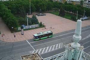 Фото с вэб-камеры. Луганск, площадь героев ВОВ, 2 июля 2014 года