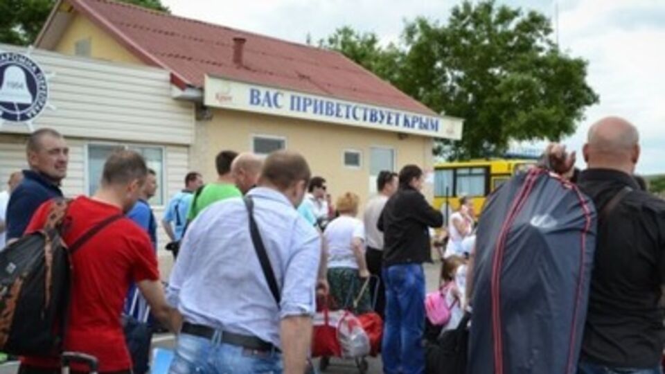 Российские власти намерены перевезти на паромах в Крым более трех миллионов туристов