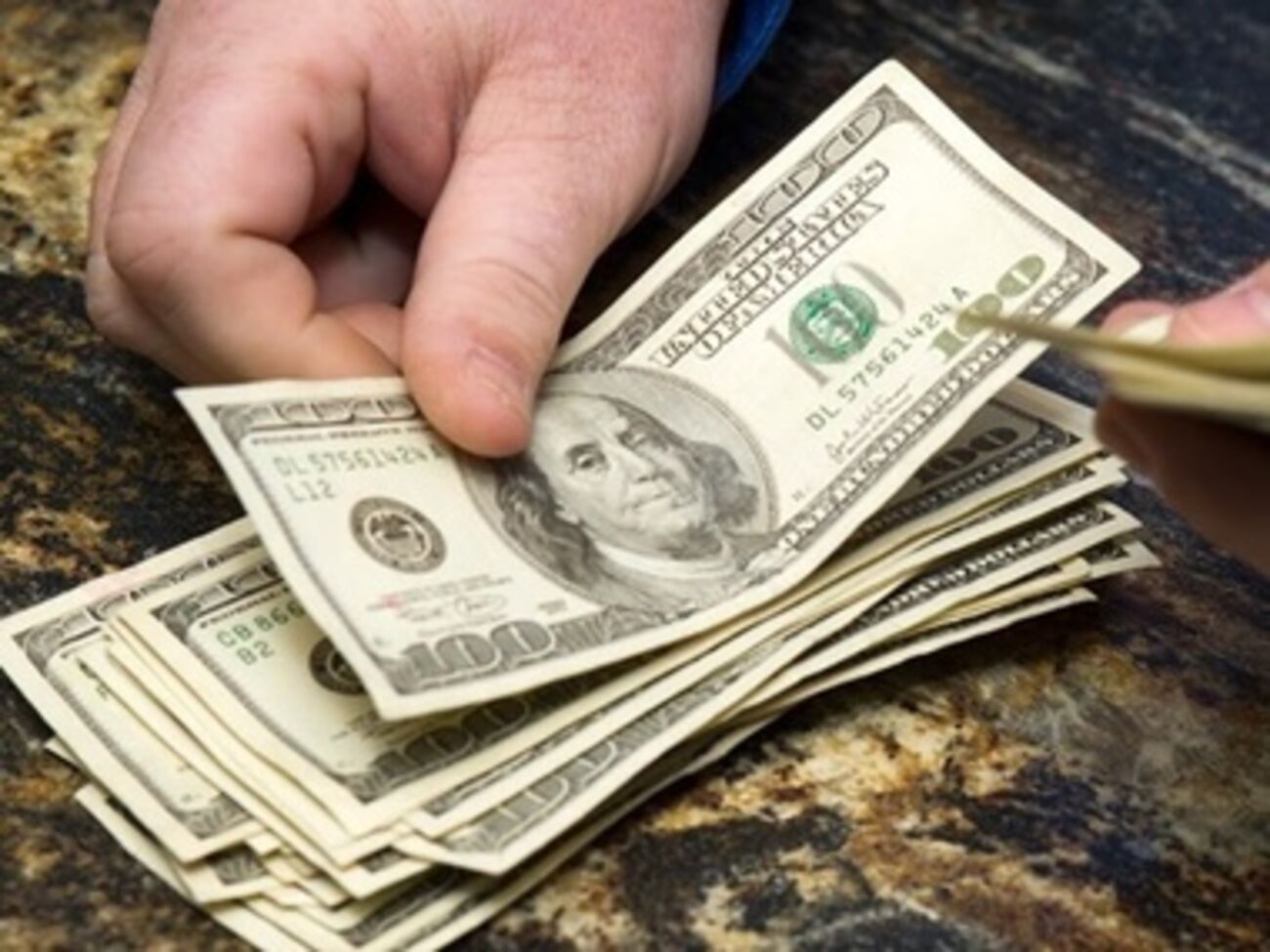 Доллар ослабил свои позиции