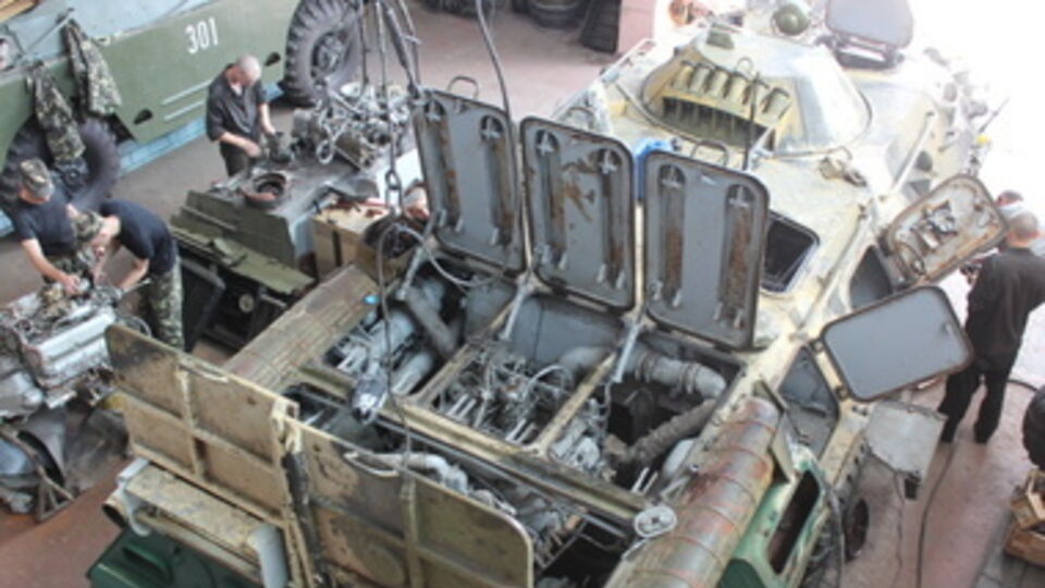 По словам ремонтника, характер повреждений говорит о том, что их нанесли профессионалы