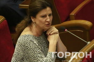 Этот парламент ни при каких условиях не хочет расставаться со своими депутатскими креслами, считает Богословская.