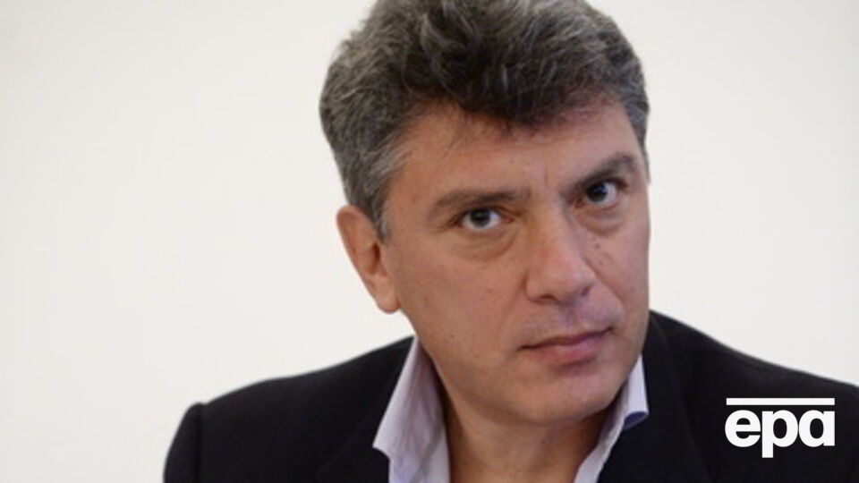 Немцов считает, что санкции не остановят Путина