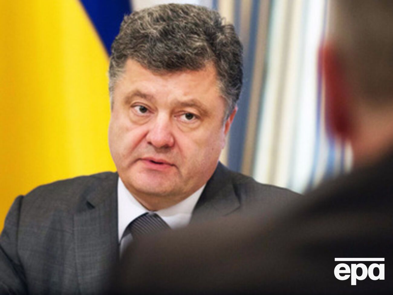 Президент выступает за двустороннее прекращение огня в радиусе 20 км от места падения самолета