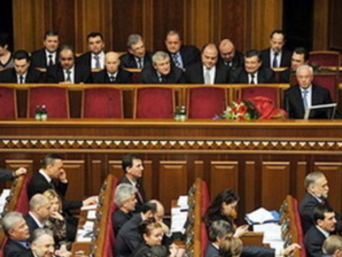 Последствия обстрела террористами жилого квартала в Луганске. Видео