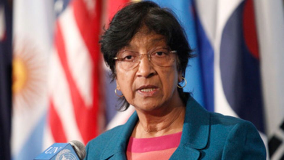 Нави Пиллей снова призвала остановить насилие на Донбассе