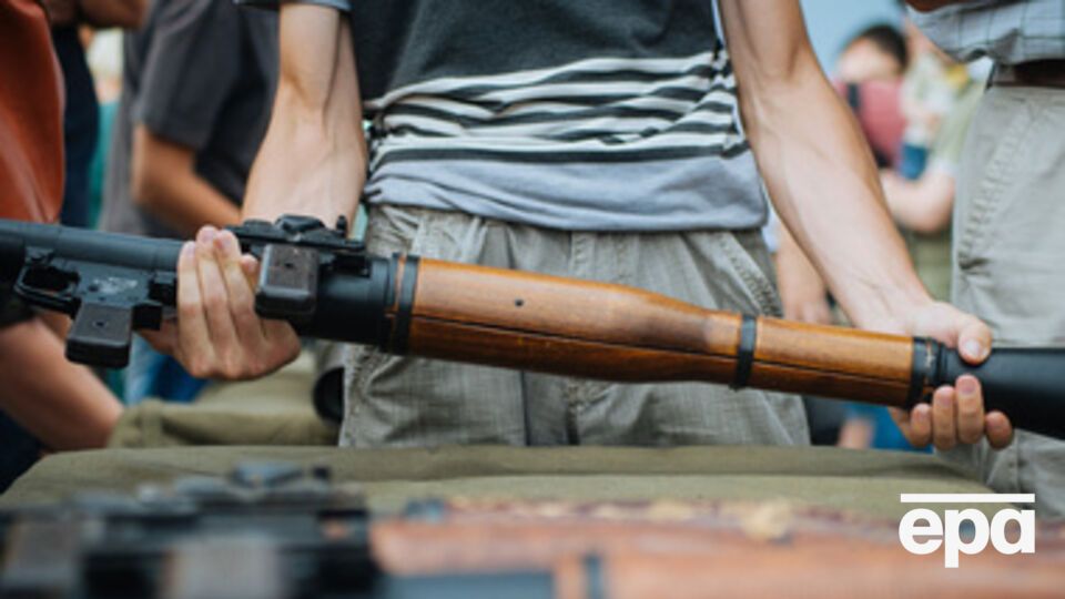 МИД: Россия продолжает передавать вооружение боевикам на востоке Украины