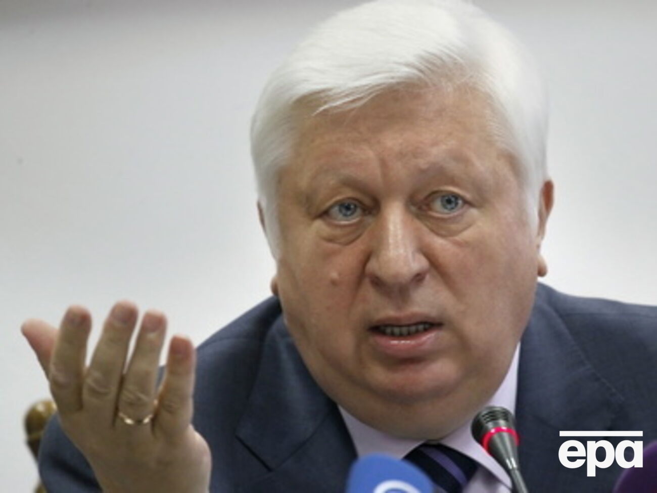 По одной из версий Геращенко, экс-генпрокурор в Москве завел молодую любовницу