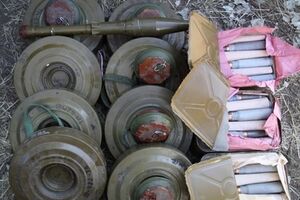 Отступая, боевики оставляют тайники с боеприпасами