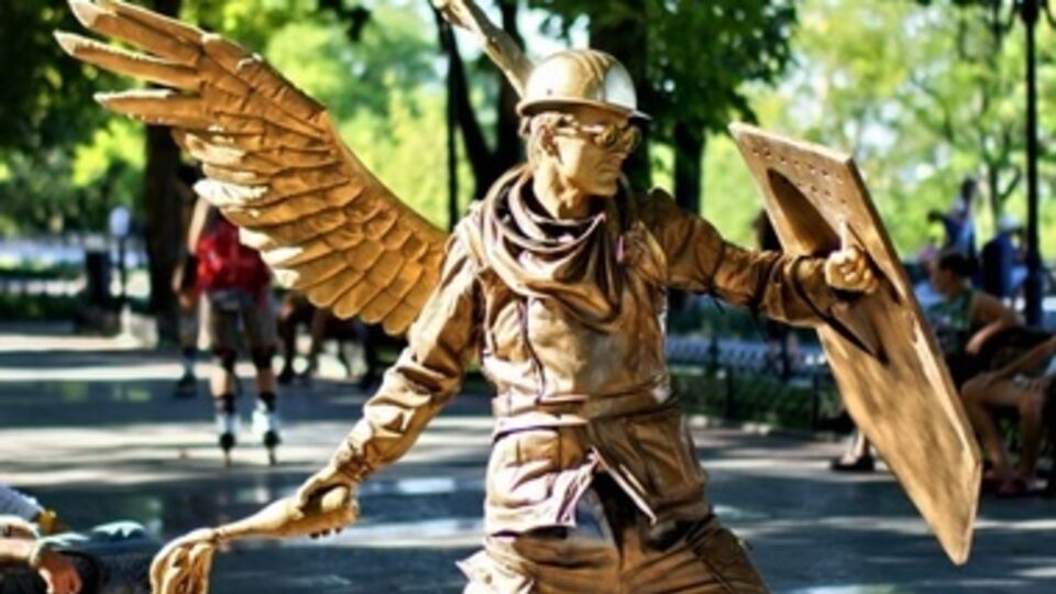 Героя "Небесной сотни" изготовили крымчане