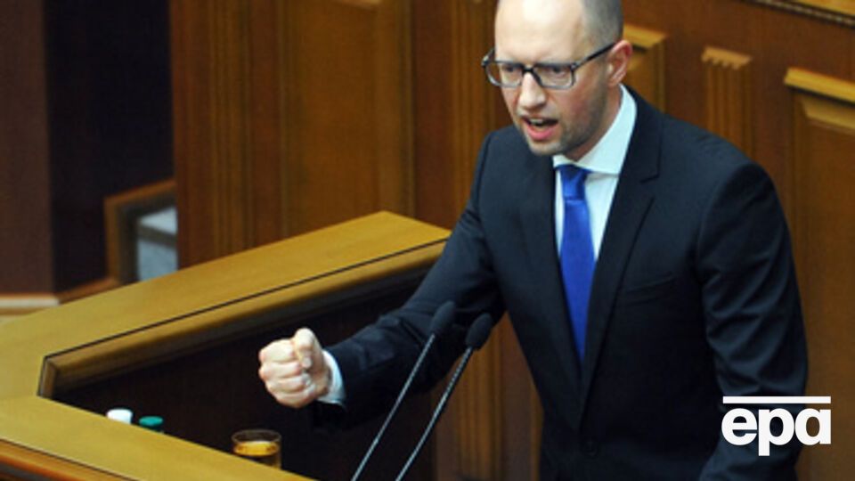 Яценюк: Зарплаты народных депутатов станут меньше на 10 тысяч грн