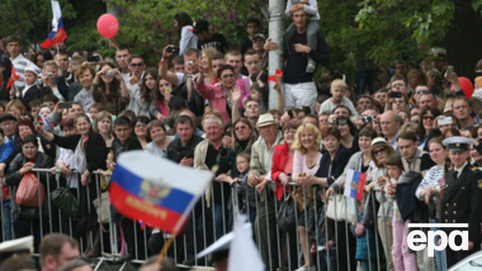 Энтузиазм крымчан от присоединения к России уменьшился