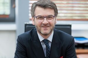 По данным открытых источников, Марат Баширов – гражданин России, эксперт по энергетике