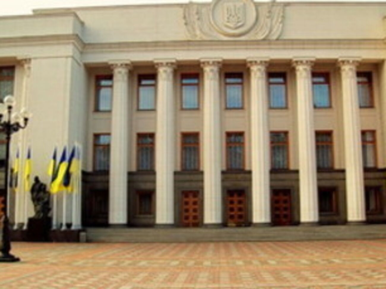 Отвод российских войск от границы с Украиной не фиксируется, заявил Парубий