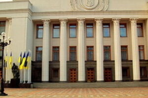 Отвод российских войск от границы с Украиной не фиксируется, заявил Парубий