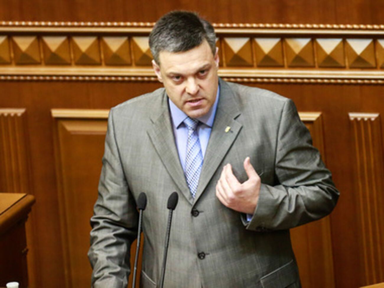 Тягнибок отказался назвать имена министров, которых хотят уволить