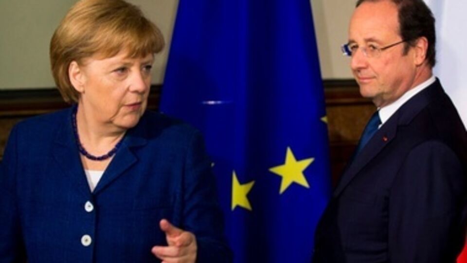 Ангела Меркель, Франсуа Олланд и Петр Порошенко провели очередной раунд переговоров по телефону