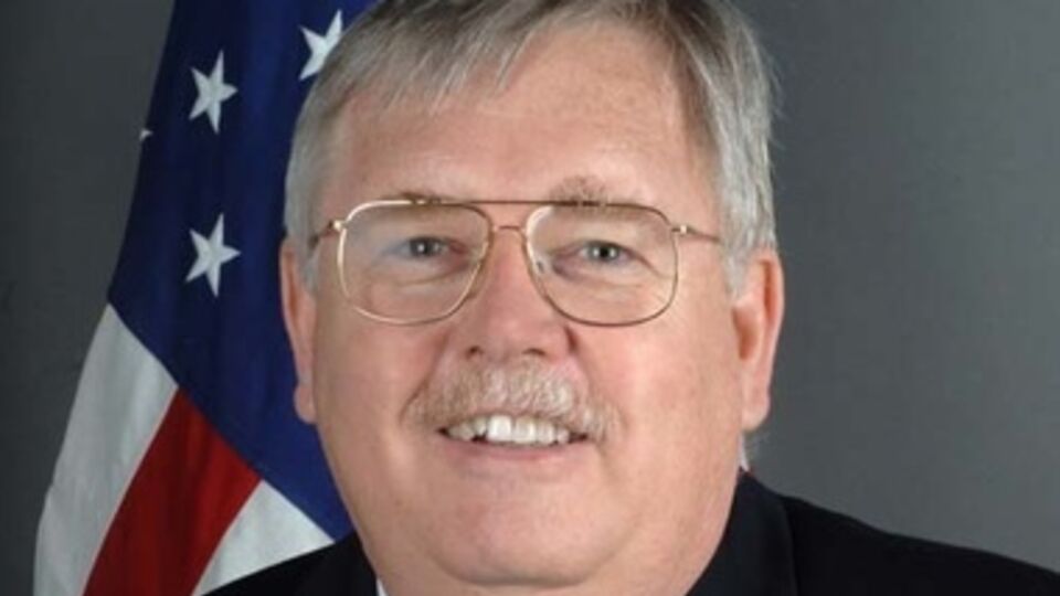 Джон Теффт возглавлял посольство США в Украине в декабре 2009 года – августе 2013 года