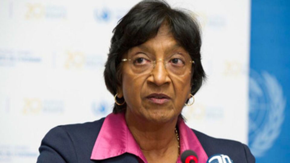 Пиллэй призвала все стороны сложить оружие