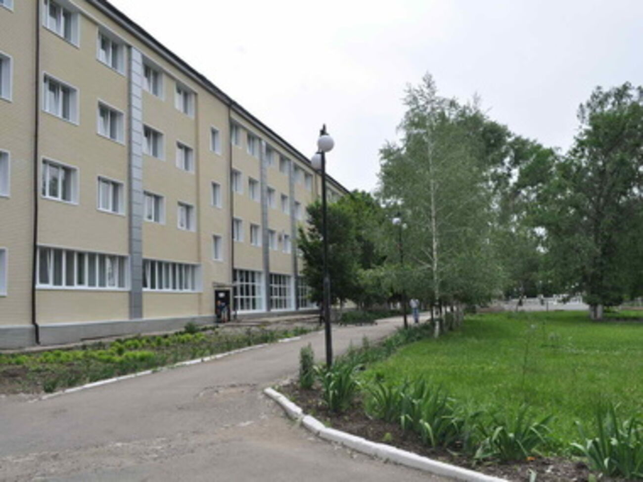 Амвросиевская школа-интернат отправила детей в Днепропетровскую область