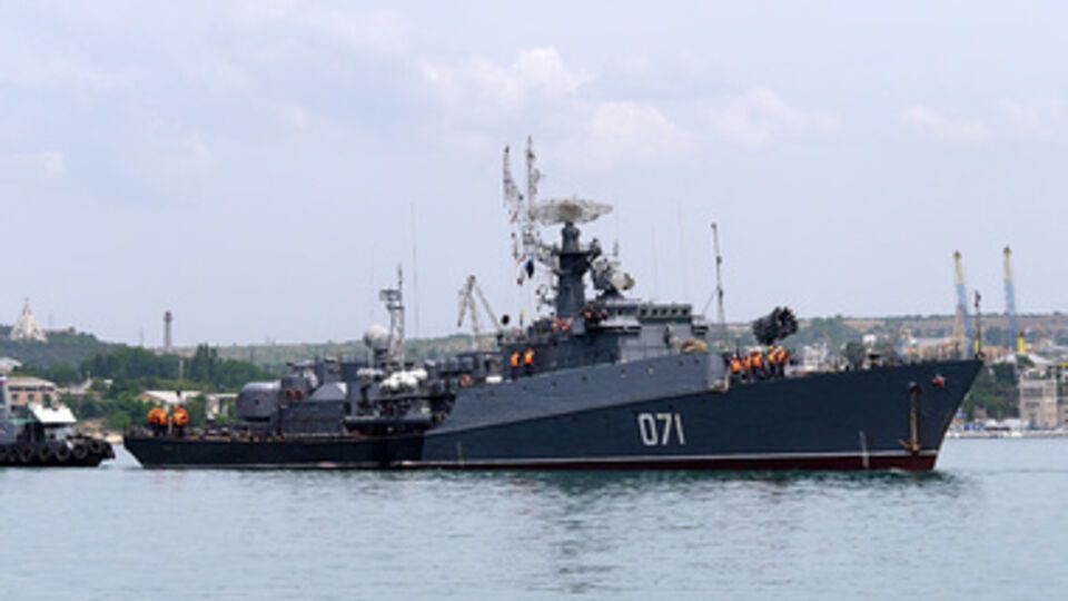 Сегодня Россия провела в Черном море ракетно-артиллерийские стрельбы