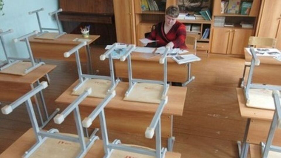 Учителям Крыма нужно "забыть" историю Украины и "зазубрить" --- России