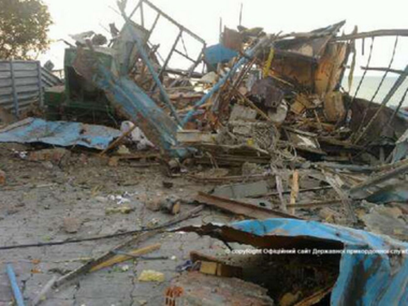 Боевики разрушили здание поста наблюдения