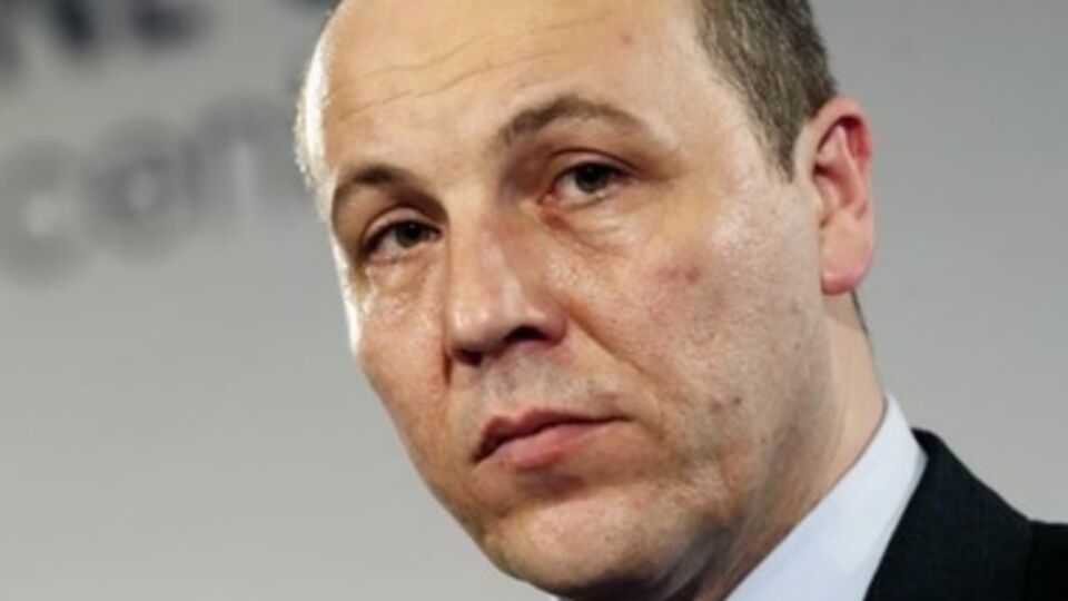 Парубий заявил, что боевики в панике покидают Славянск