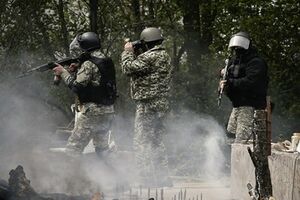 Блокпосты вокруг Славянска контролируют украинские военные, в город без сопровождения никого не пускают