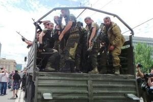 Боевики спрятались в захваченных ранее зданиях