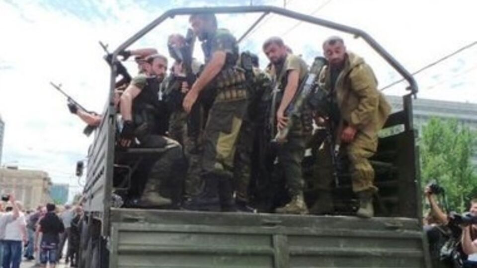 Боевики спрятались в захваченных ранее зданиях