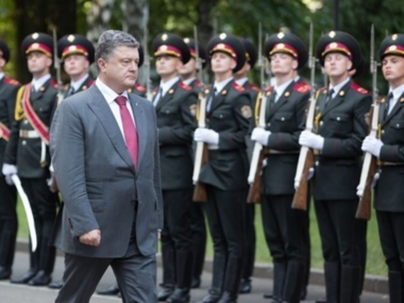 Порошенко заявил, что освобождение Славянска имеет "огромное символическое значение"