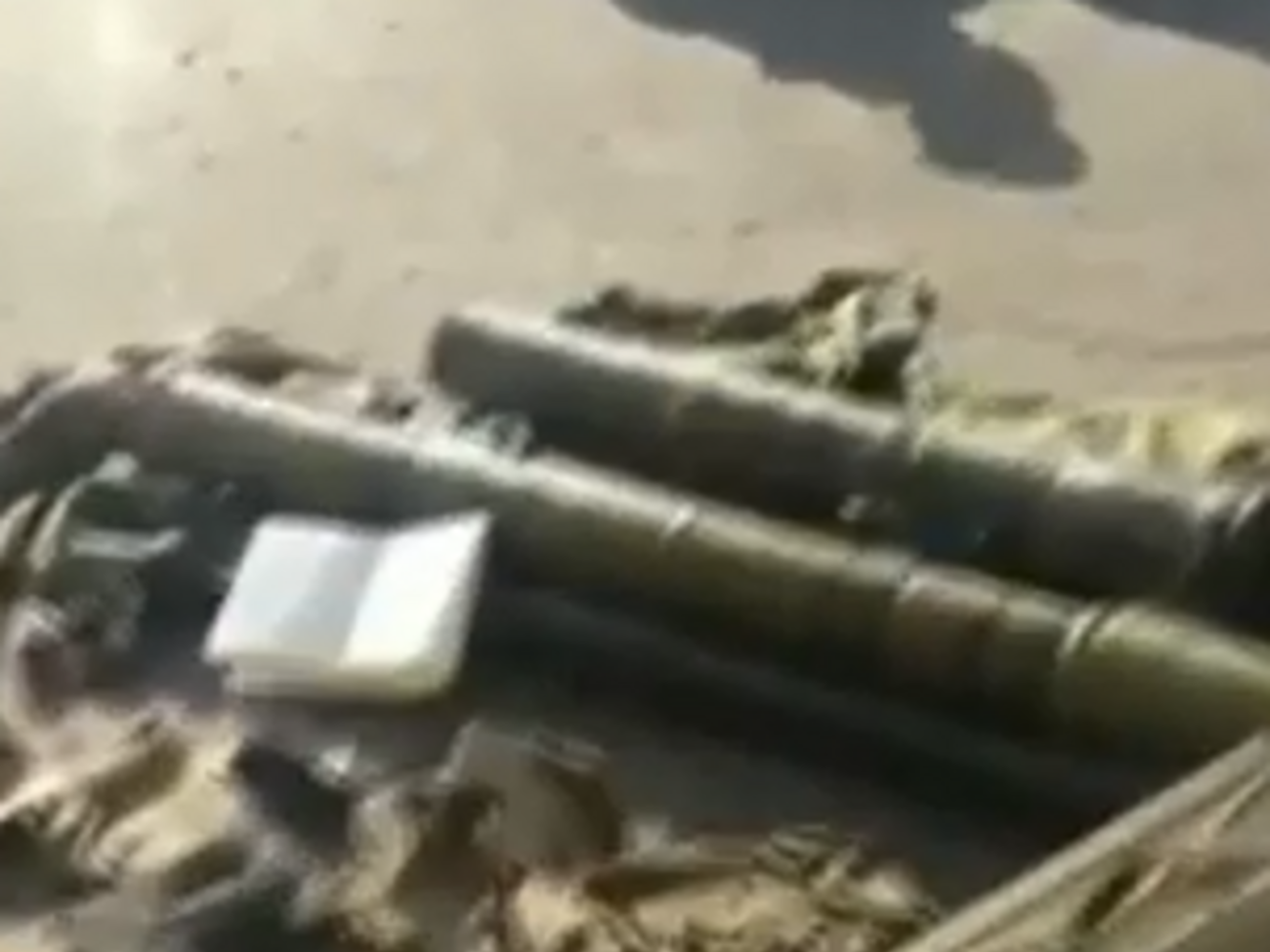 Военные разбирают баррикады