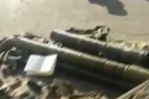 Военные разбирают баррикады