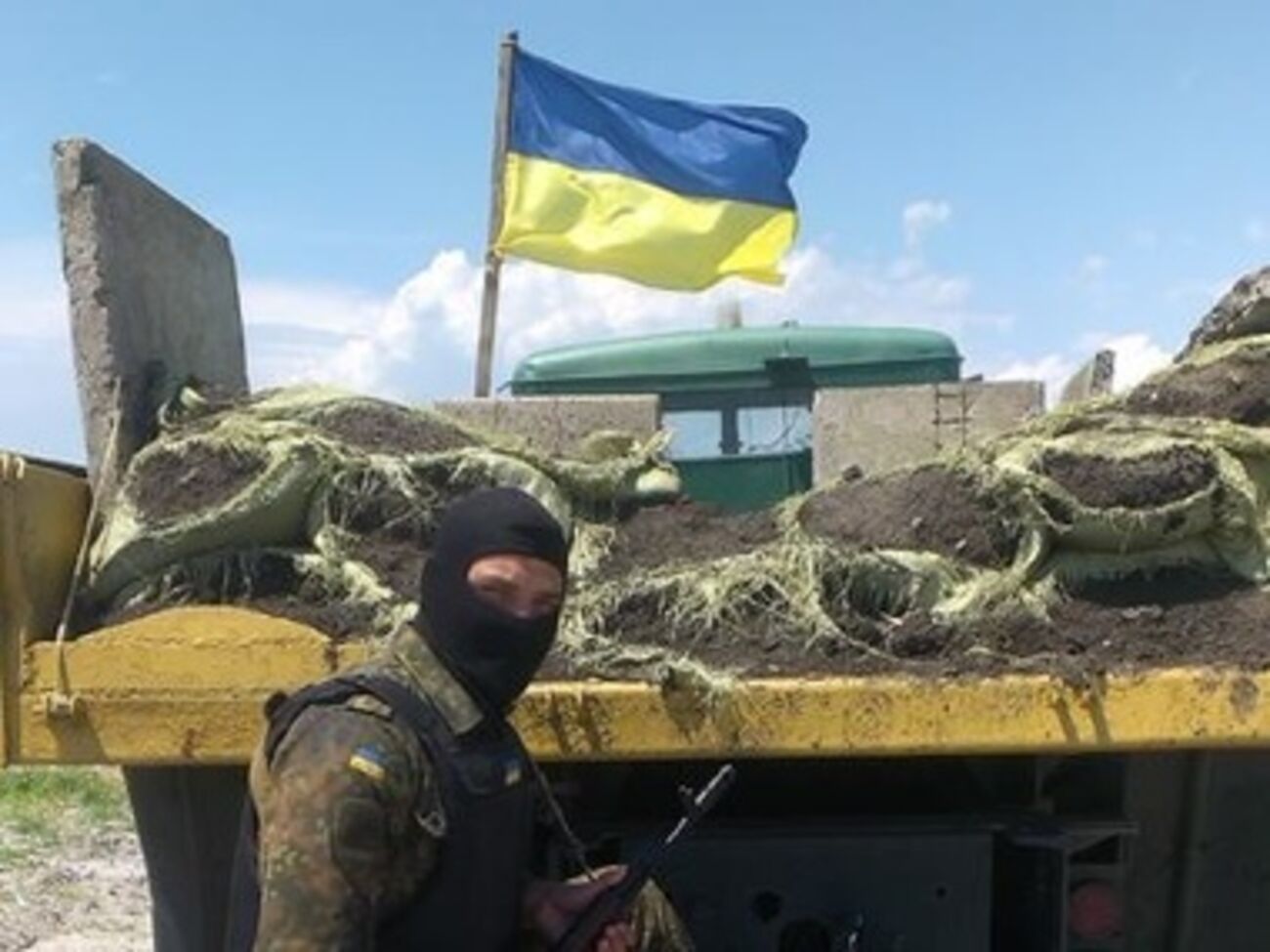 "Азов" заявляет о полном контроле побережья