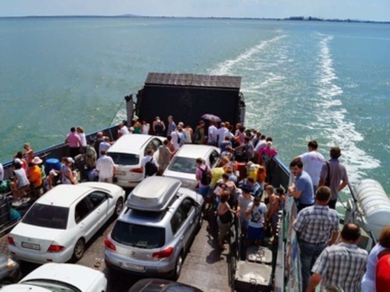 Паромное сообщение не обеспечивает нормальной пропускной способности