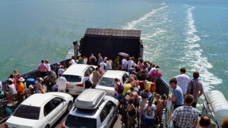 Паромное сообщение не обеспечивает нормальной пропускной способности