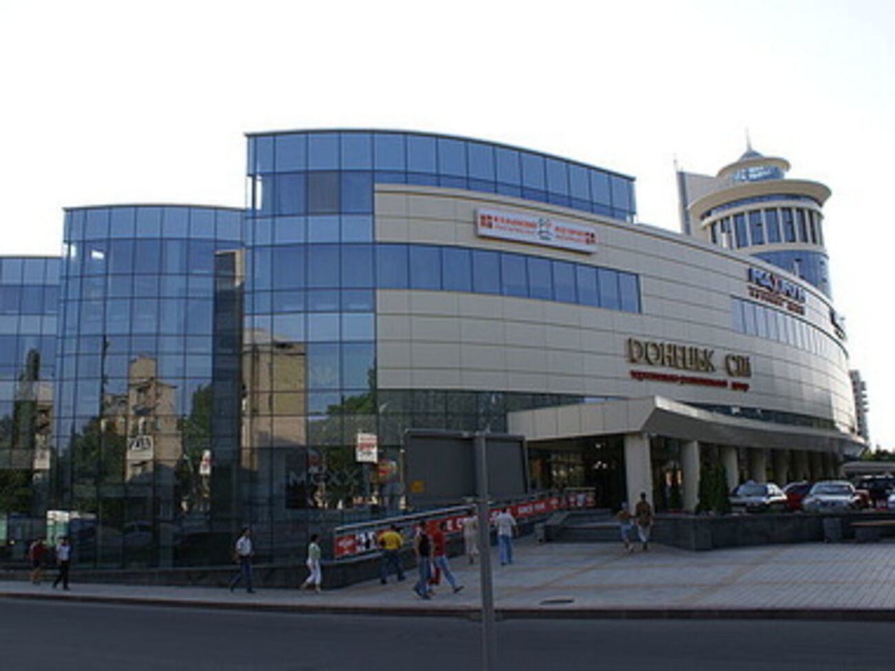 Посетителей ТРЦ эвакуируют