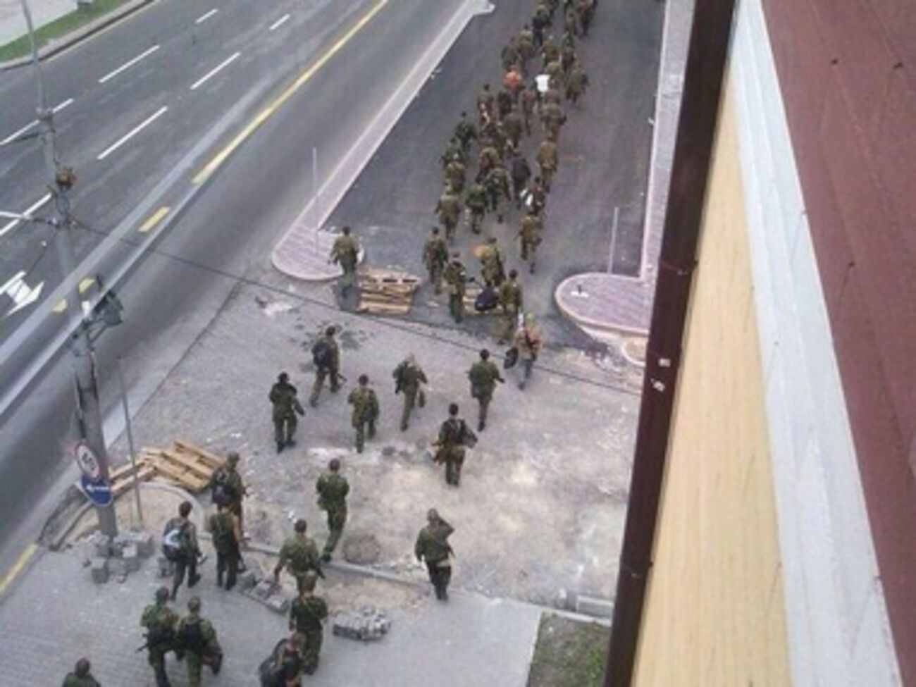 По Донецку передвигается колонна боевиков