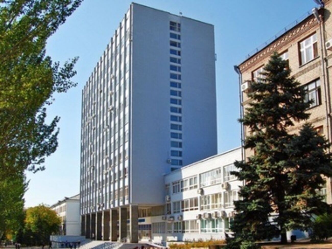 Студенты ДонНУ вынуждены искать себе новое жилье