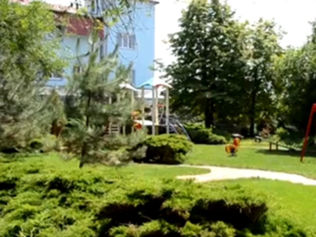 По словам добровольца, тяжело установить площадь владений Януковича, территория огромная