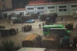 Террористы оборудовали военную кафедру под свой лагерь