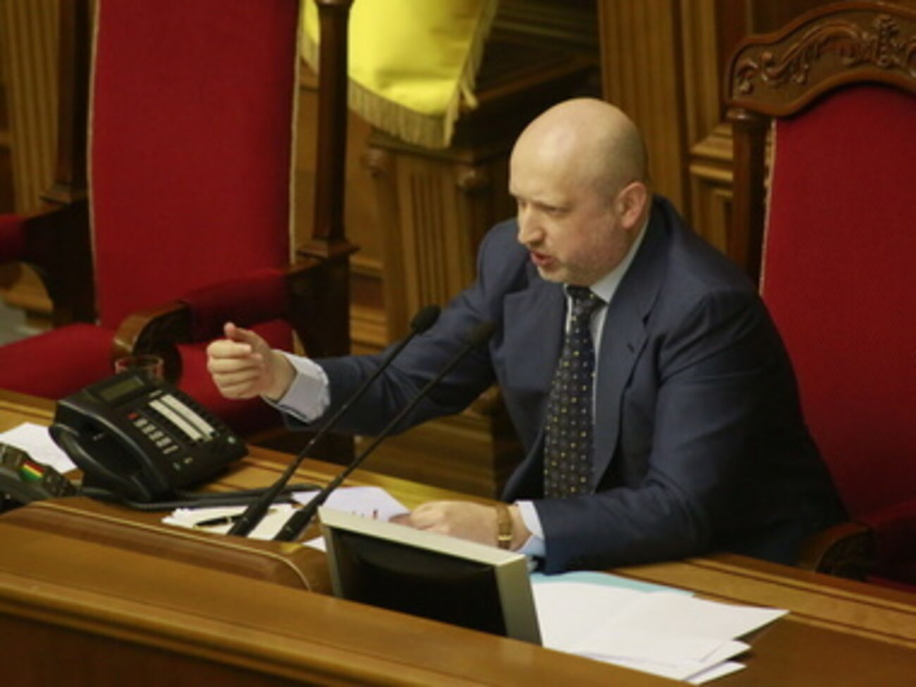 Турчинов заверил, что депутатов-сепаратистов лишат мандатов, как только ГПУ внесет представления в Раду