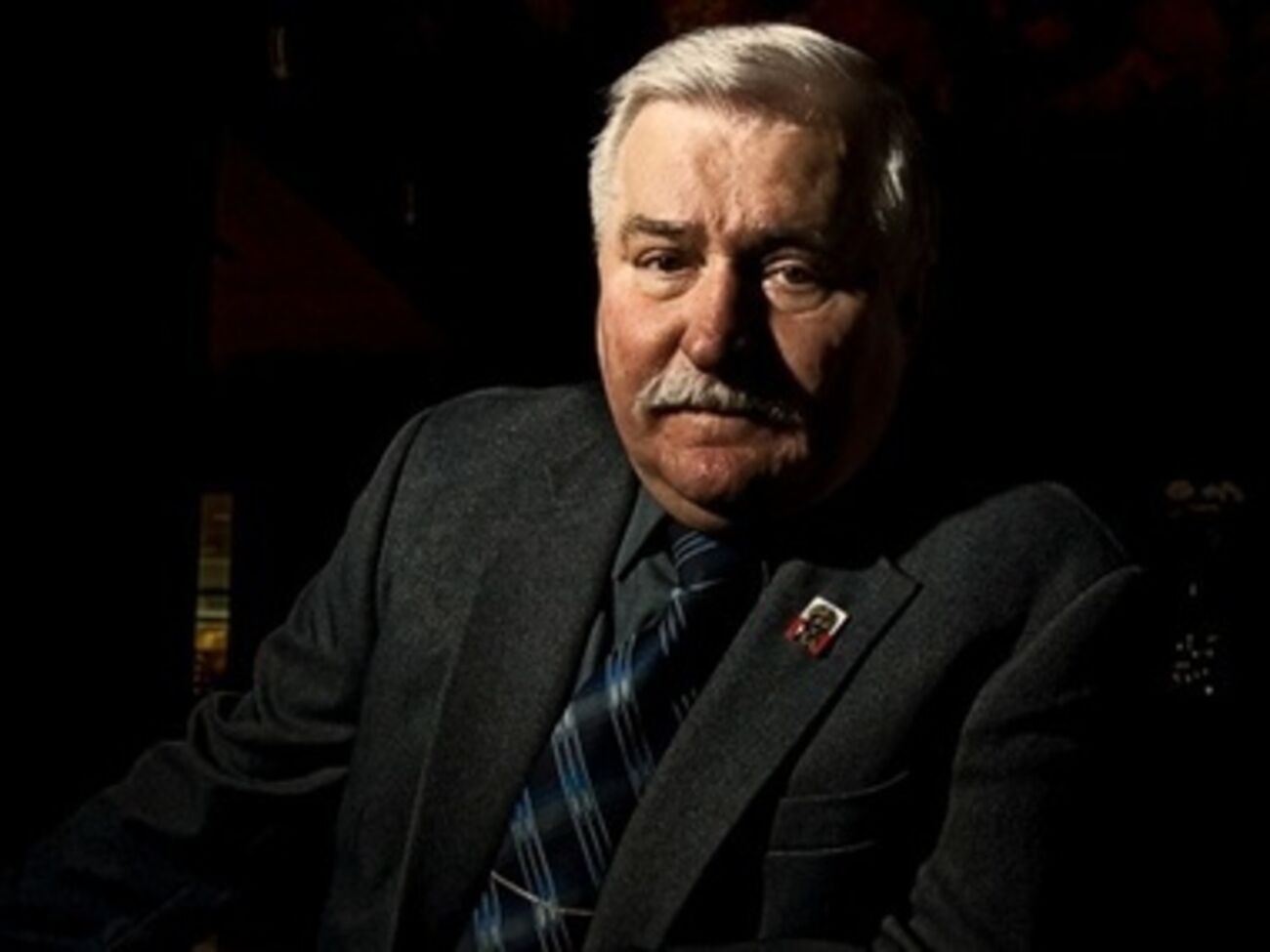 Мир изменился, и Путину придется вернуть Крым Украине, считает Лех Валенса