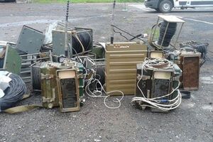 Склад средств связи располагался в здании местной автошколы