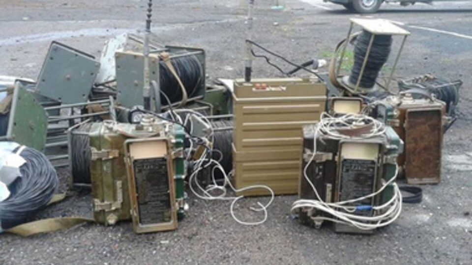 Склад средств связи располагался в здании местной автошколы