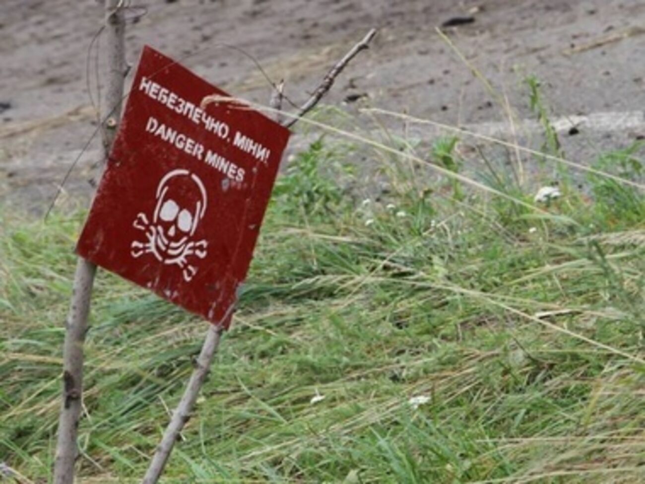 Убегающие от сил АТО террористы оставляют за собой хаос. Фоторепортаж