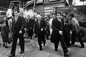 Тбилиси, 2003 год. Эдуард Шеварднадзе утратил власть.Фото: kommersant.ru