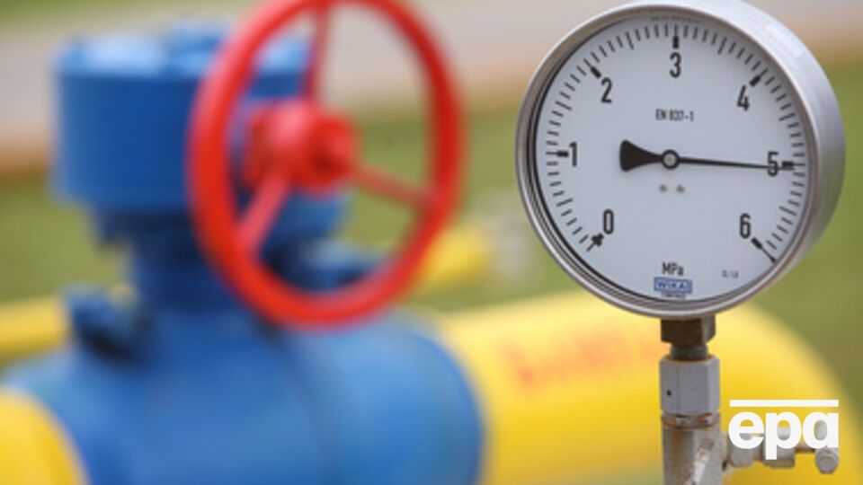 "Нафтогаз" хочет заполнить реверс из Венгрии